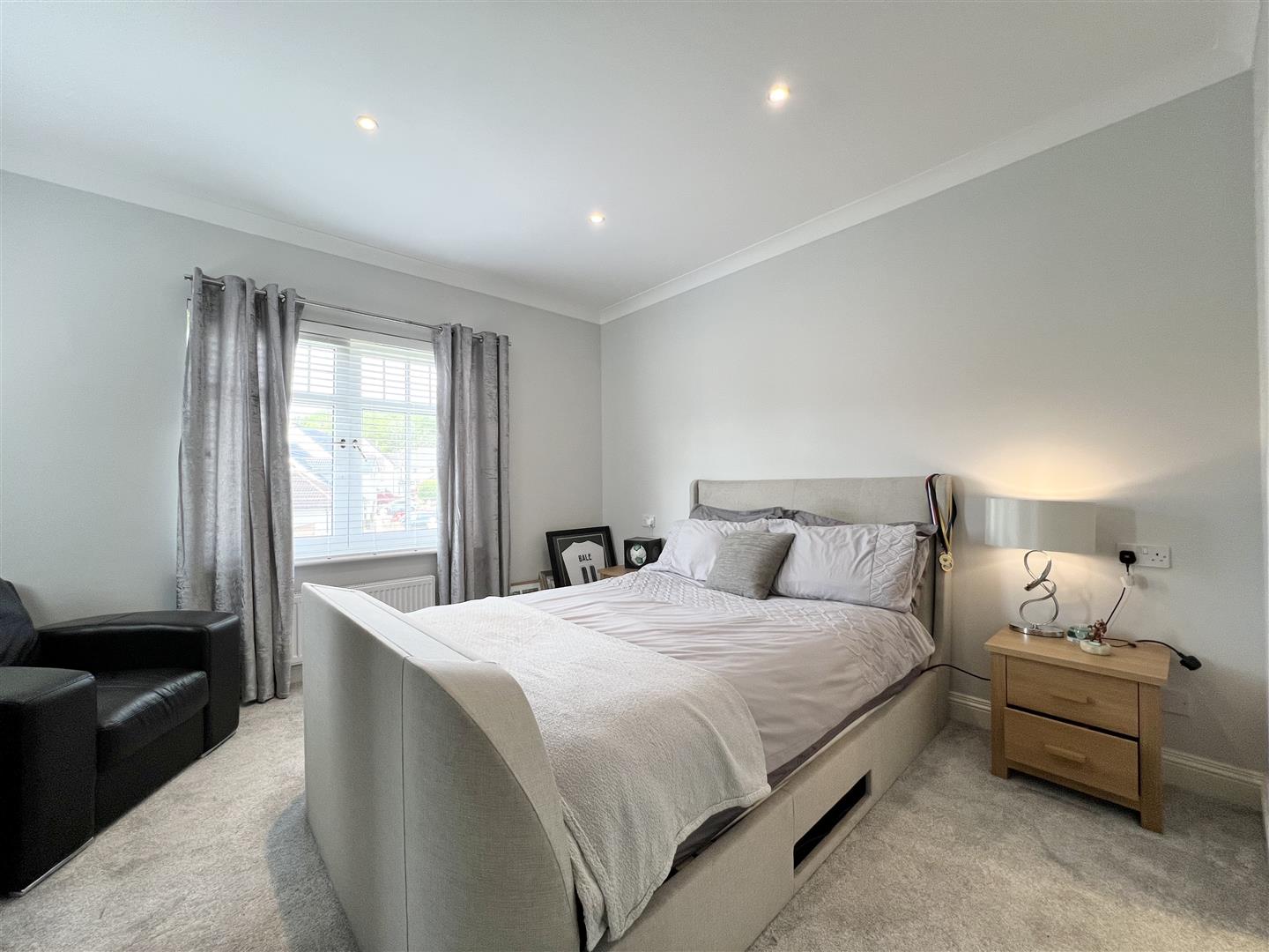 Royal Gardens, Bothwell, Glasgow Residence Estate Agents